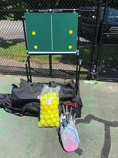 How to build a pickleball backboard